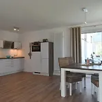 Ostseeperle Inkl Strandkorb Von Mai Bis September Und Waesche Set Apartment *