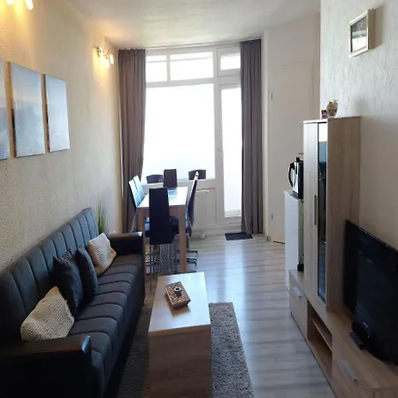 Ostseeperle Inkl Strandkorb Von Mai Bis September Und Waesche Set *