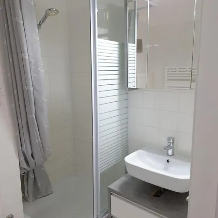 Ostseeperle Inkl Strandkorb Von Mai Bis September Und Waesche Set Daire Heiligenhafen