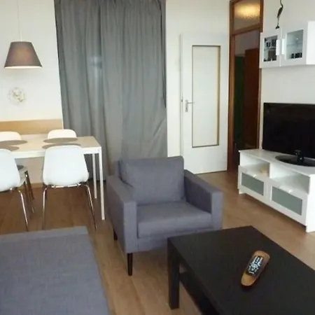 Ostseeperle Inkl Strandkorb Von Mai Bis September Und Waesche Set Daire