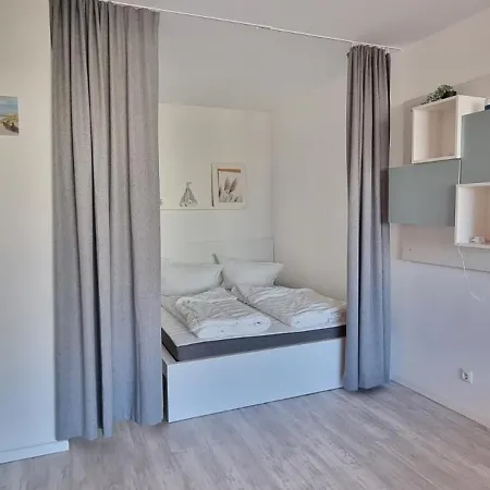 Ostseeperle Inkl Strandkorb Von Mai Bis September Und Waesche Set * Heiligenhafen