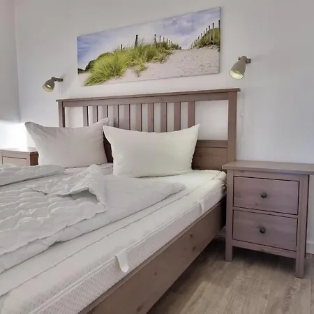 Ostseeperle Inkl Strandkorb Von Mai Bis September Und Waesche Set *