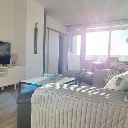 Ostseeperle Inkl Strandkorb Von Mai Bis September Und Waesche Set Heiligenhafen