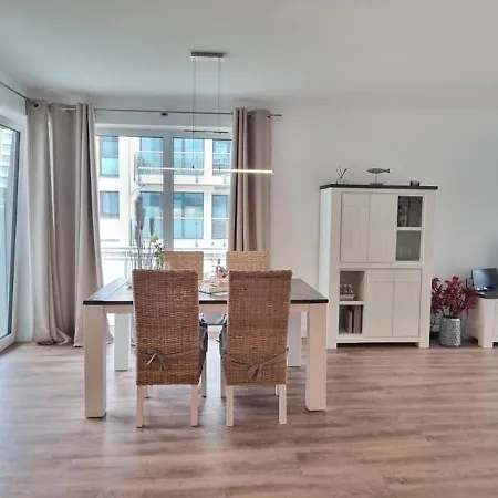 Ostseeperle Inkl Strandkorb Von Mai Bis September Und Waesche Set Daire Heiligenhafen